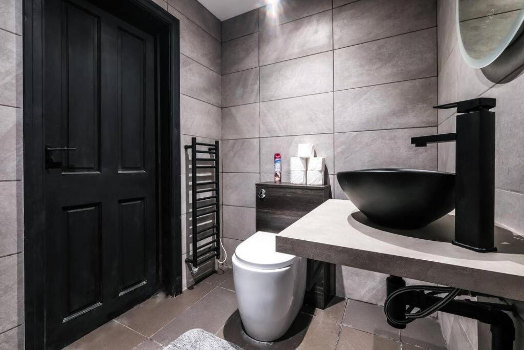 Piccadilly Wonderland Sleep 8 Vra Apartment London